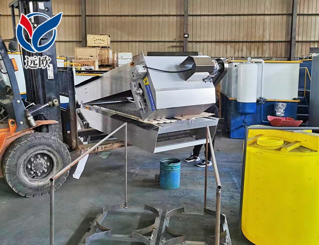 機械格柵機裝車發貨